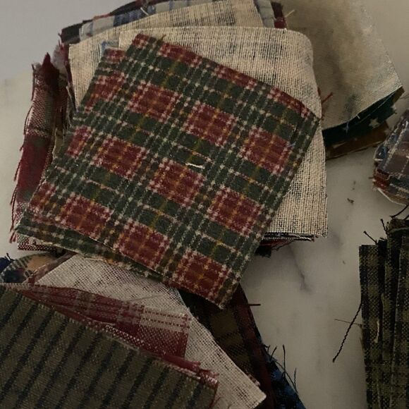 LOT OF VTG 2.5" Quilt Block Squares Patterned & Plaids Cotton Cut Fabric Pieces - Picture 9 of 13